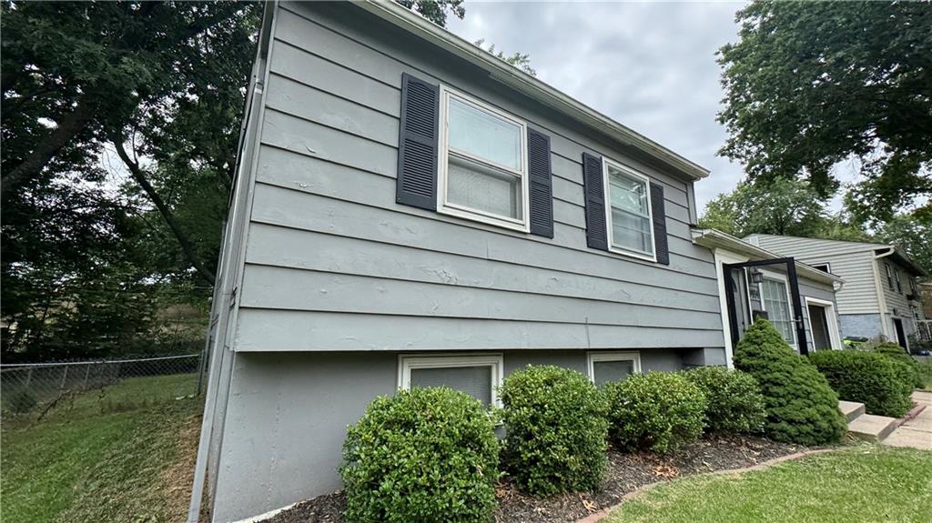 Photo 2 of 9934 England Drive