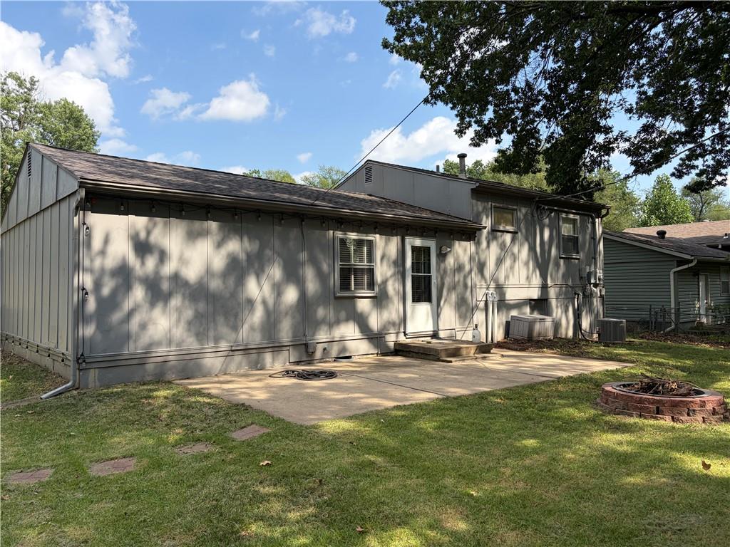 Photo 4 of 9934 England Drive