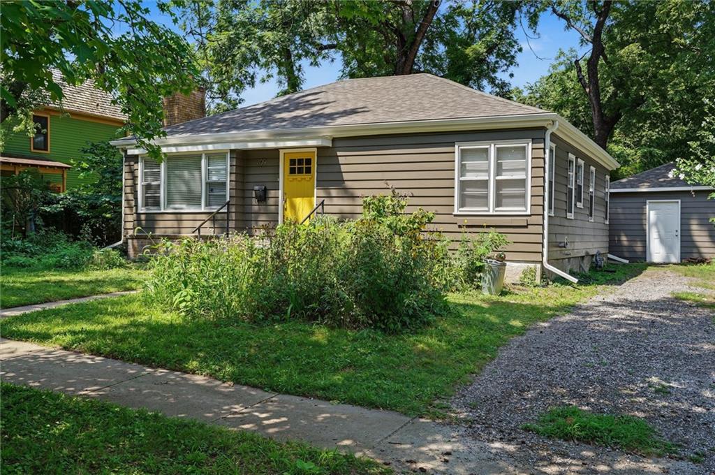 Photo 3 of 709 Illinois Street