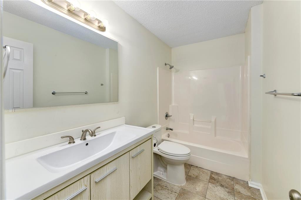 Photo 6 of 916 Lewis Drive