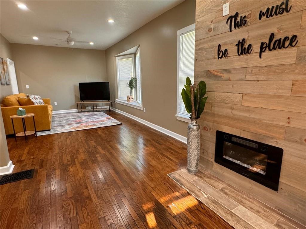 Photo 4 of 2205 Prospect Avenue
