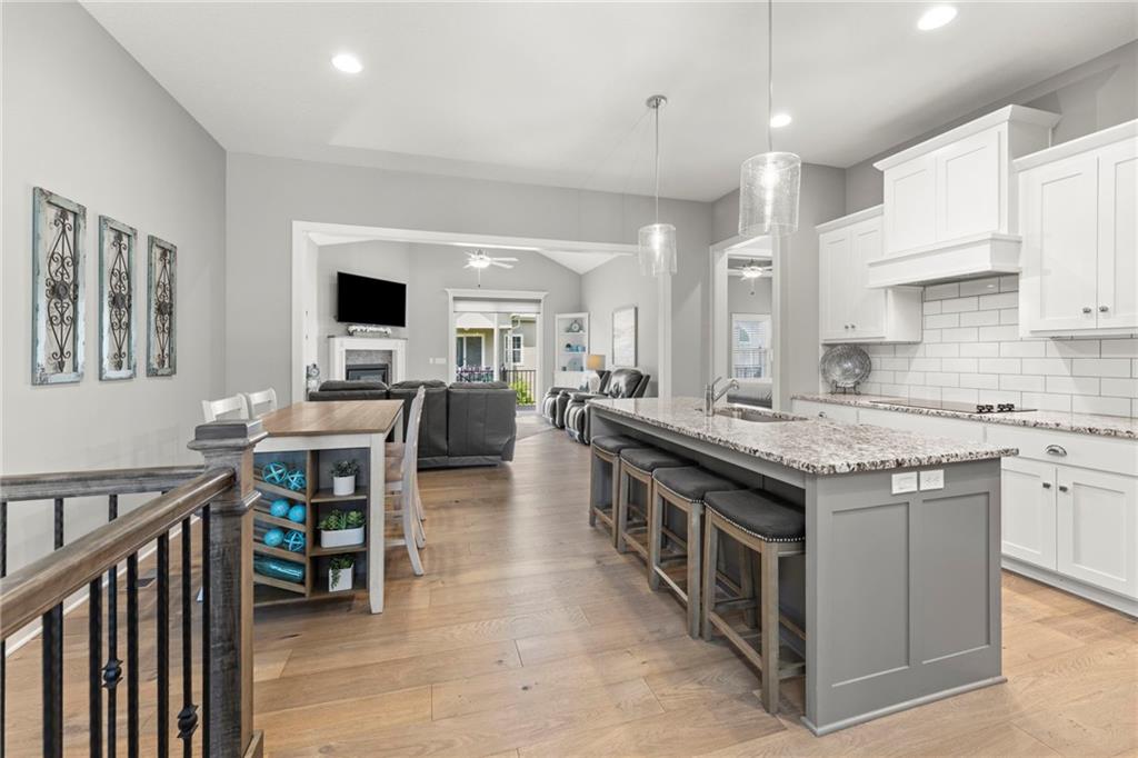 Photo 4 of 17418 S Raintree Drive