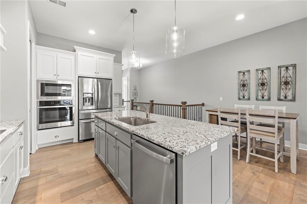 Photo 6 of 17418 S Raintree Drive