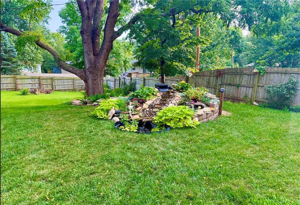 Photo 2 of 817 E Cothrell Street