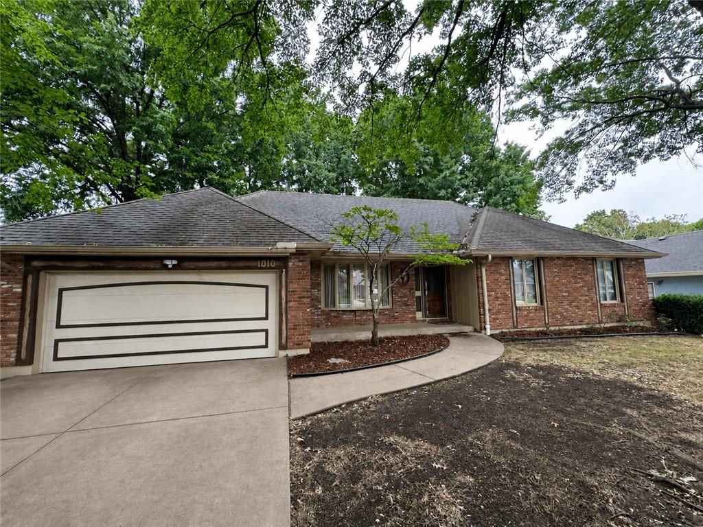 Photo of 1010 SE 4th Terrace in Lee's Summit, MO