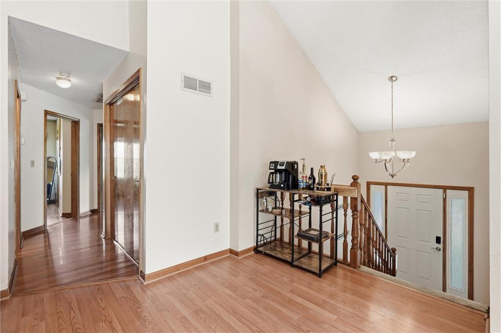 Photo 4 of 1104 Park Drive