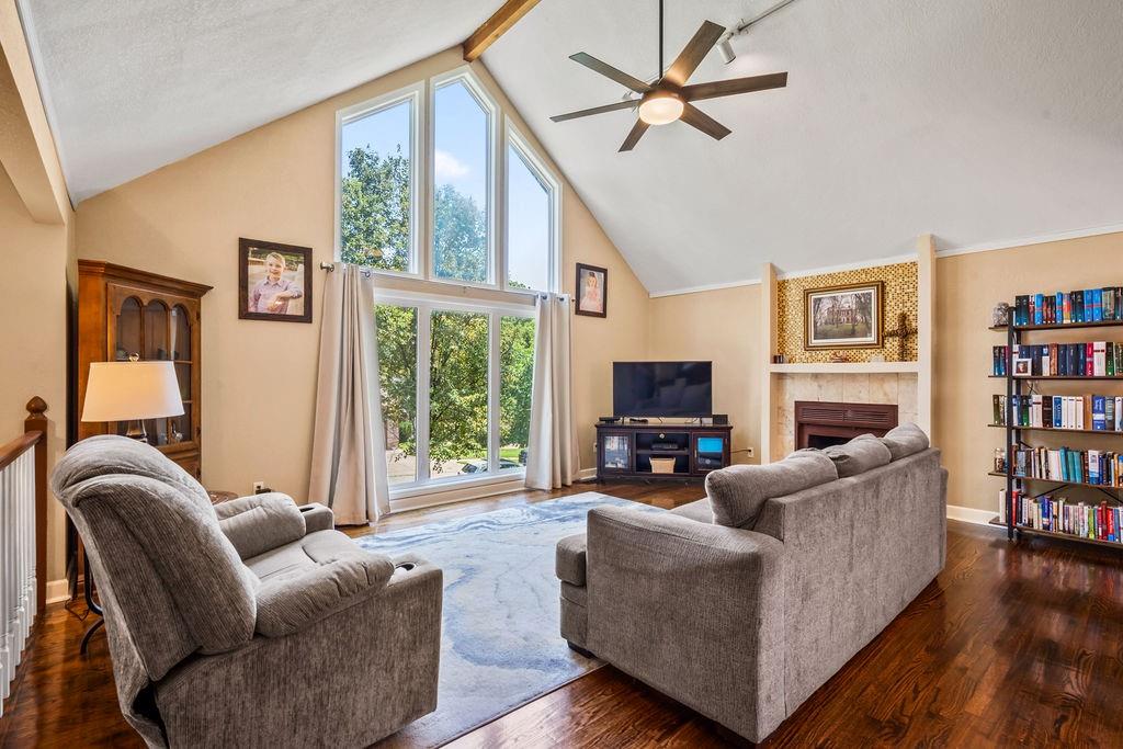 Photo 2 of 1312 Barnes Drive
