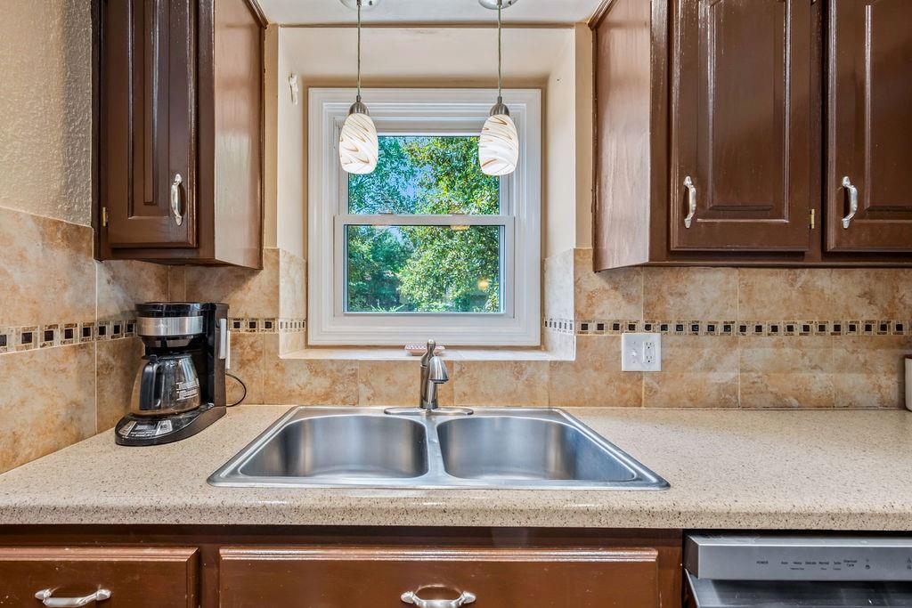Photo 5 of 1312 Barnes Drive
