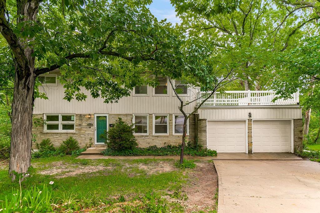 Photo of 6807 N Walnut Street