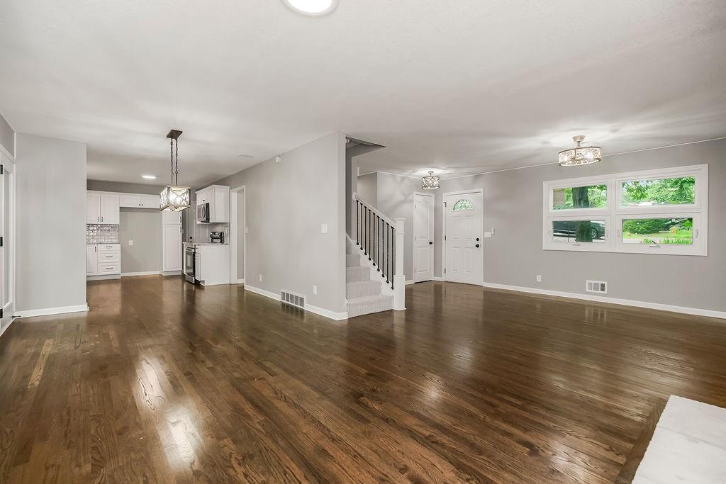 Photo 3 of 6807 N Walnut Street