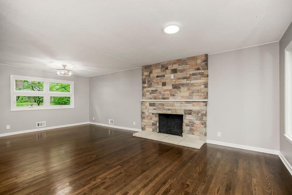Photo 6 of 6807 N Walnut Street