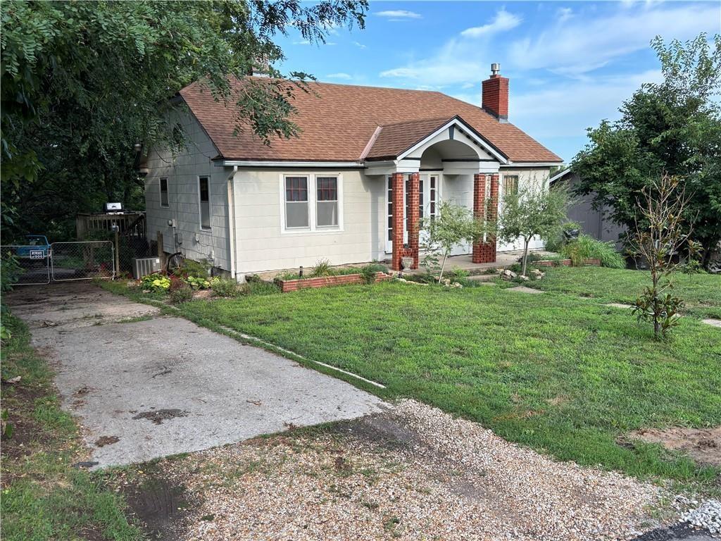 Photo 2 of 4205 N Kansas Avenue
