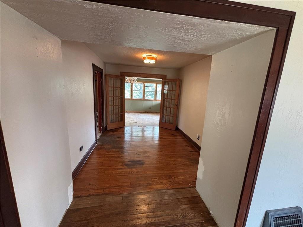 Photo 4 of 4205 N Kansas Avenue