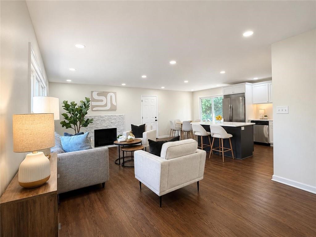 Photo 4 of 1001 W 93rd Street