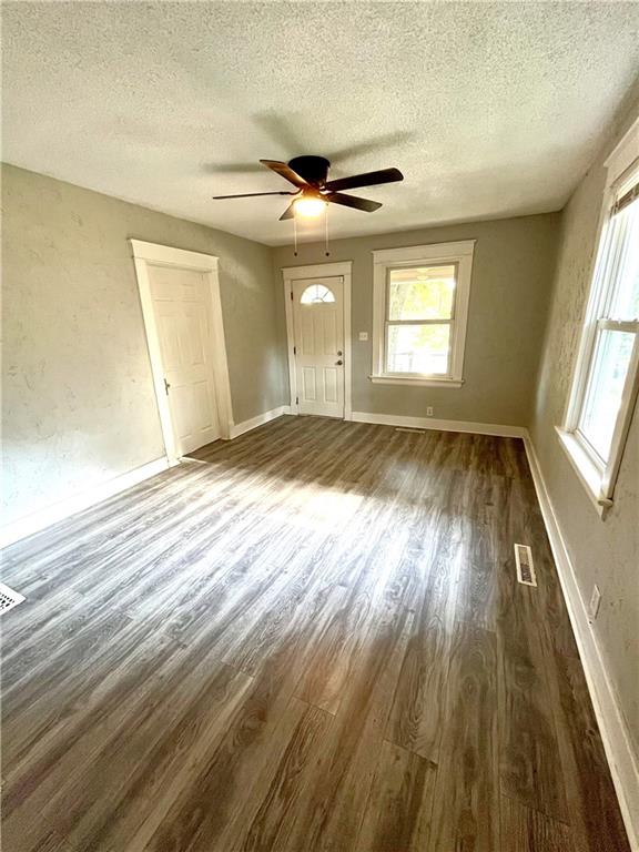 Photo 7 of 431 N Eubank Street