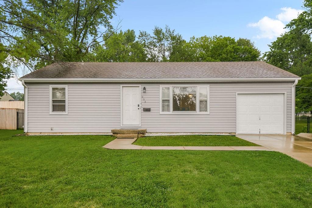 Photo of 903 NE 67th Place