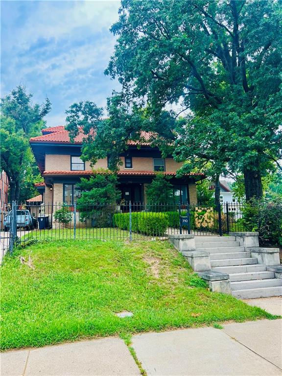 Photo of 710 E Armour Boulevard in Kansas City, MO