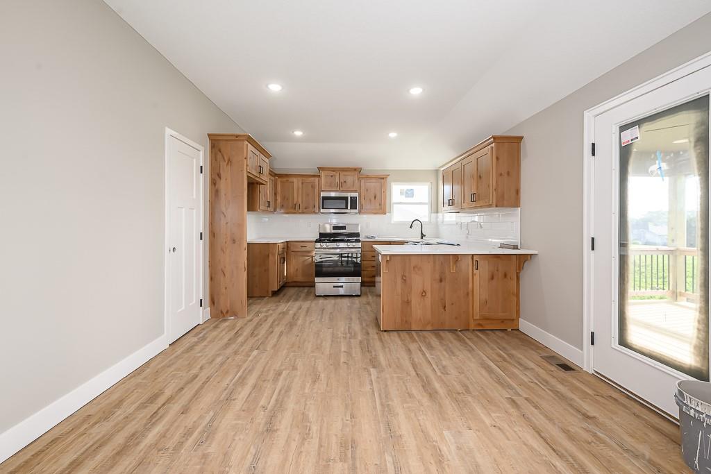 Photo 5 of 15589 Sheridan Court