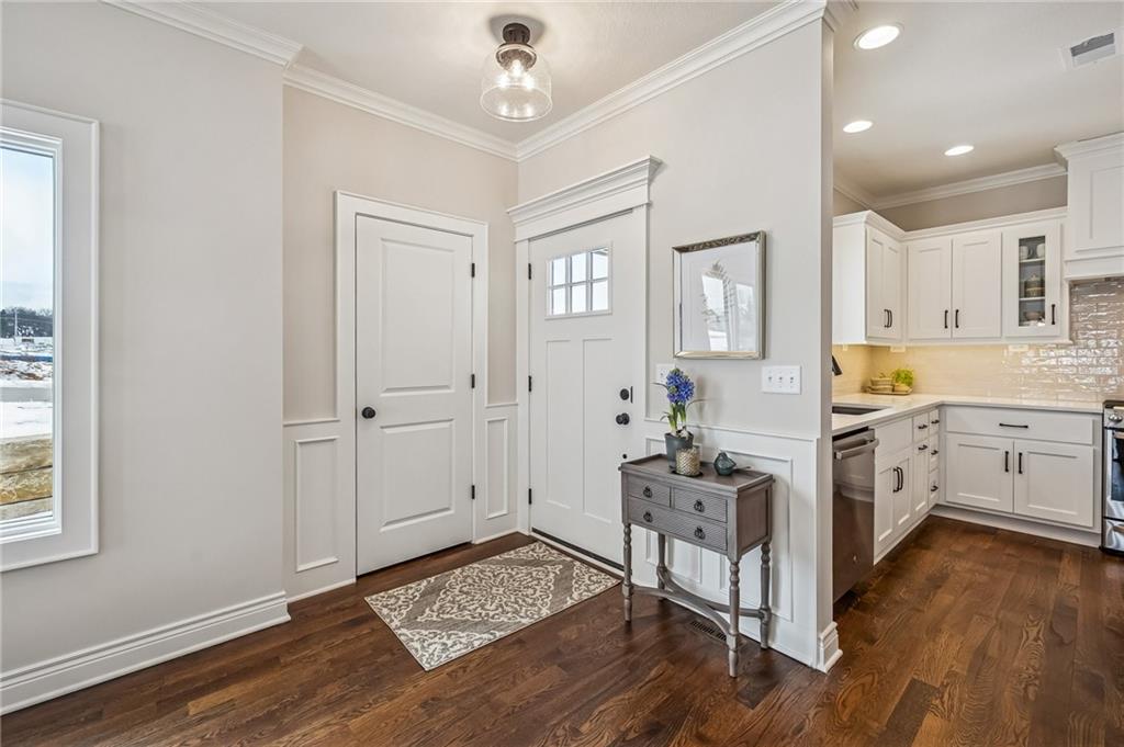 Photo 3 of 11413 S Waterford Drive