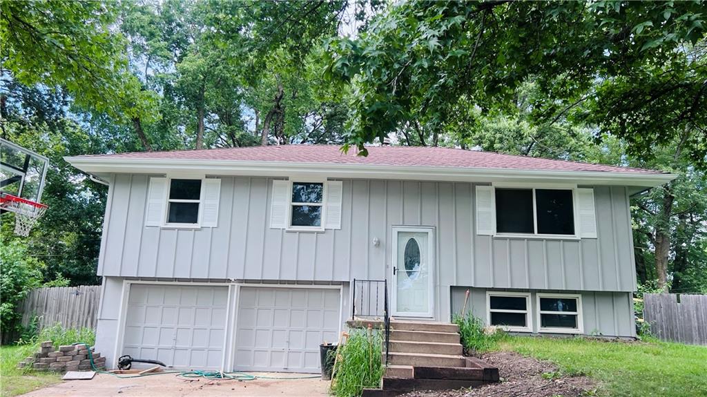 Photo of 504 SW Persels Road in Lee's Summit, MO