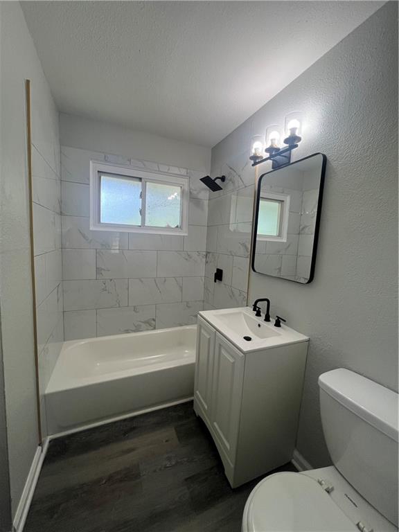 Photo 3 of 4516 Jackson Avenue
